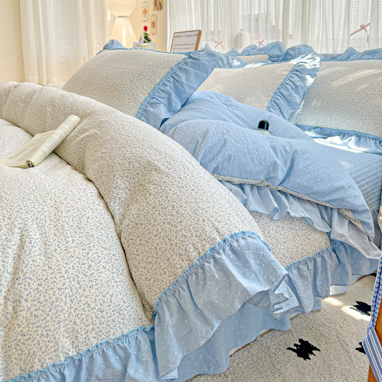 91家纺网 家纺一手货源 找家纺 2025秋冬加厚款云感亲肤棉邹邹纱床盖床裙四件套-仙美密拷花边 波点女王-茉雾蓝