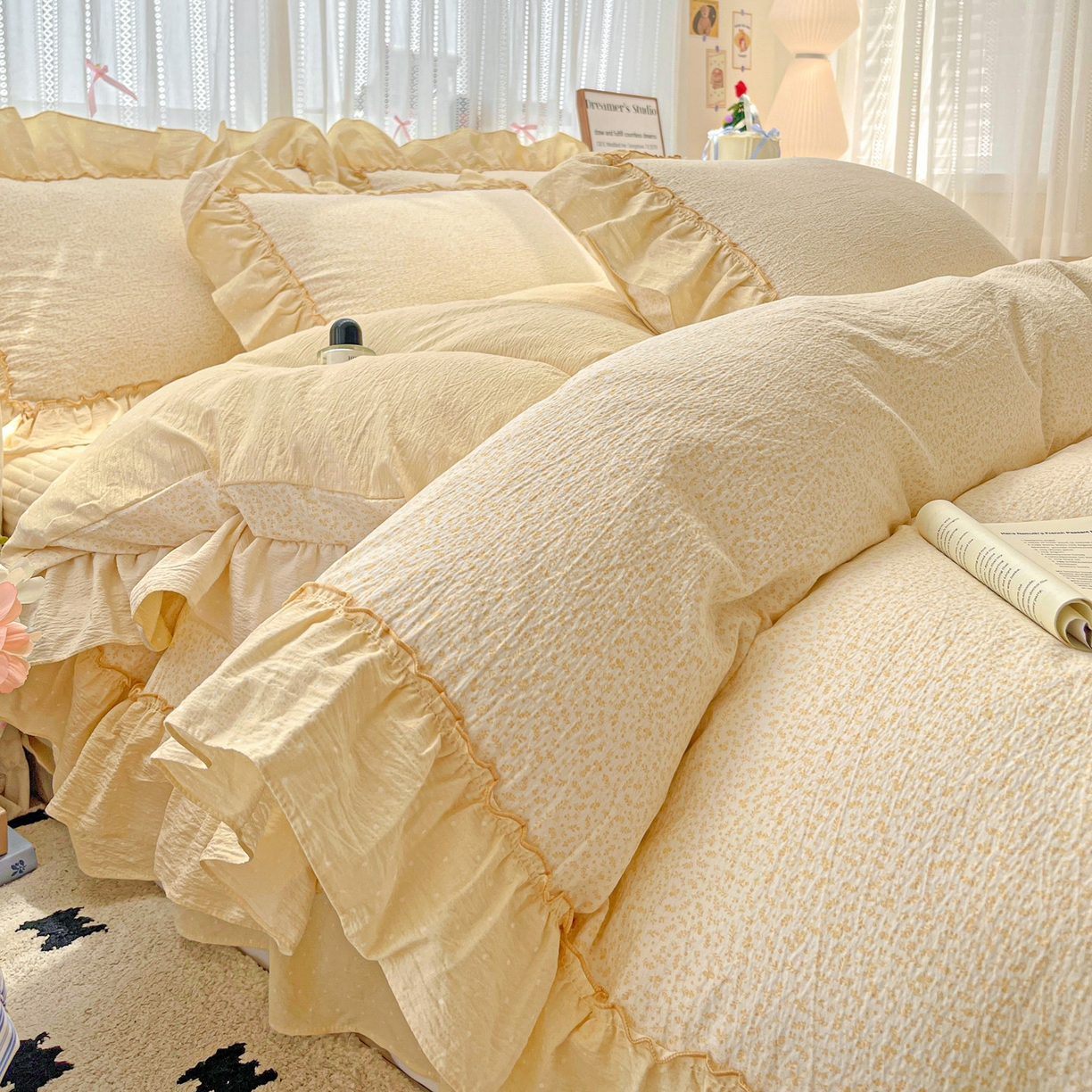 91家纺网 家纺一手货源 找家纺 2025秋冬加厚款云感亲肤棉邹邹纱床盖床裙四件套-仙美密拷花边 波点女王-奶油黄