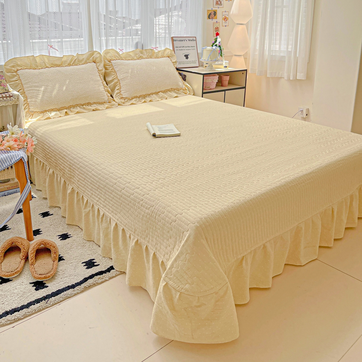 91家纺网 家纺一手货源 找家纺 2025秋冬加厚款云感亲肤棉邹邹纱床盖床裙四件套-仙美密拷花边 波点女王-奶油黄