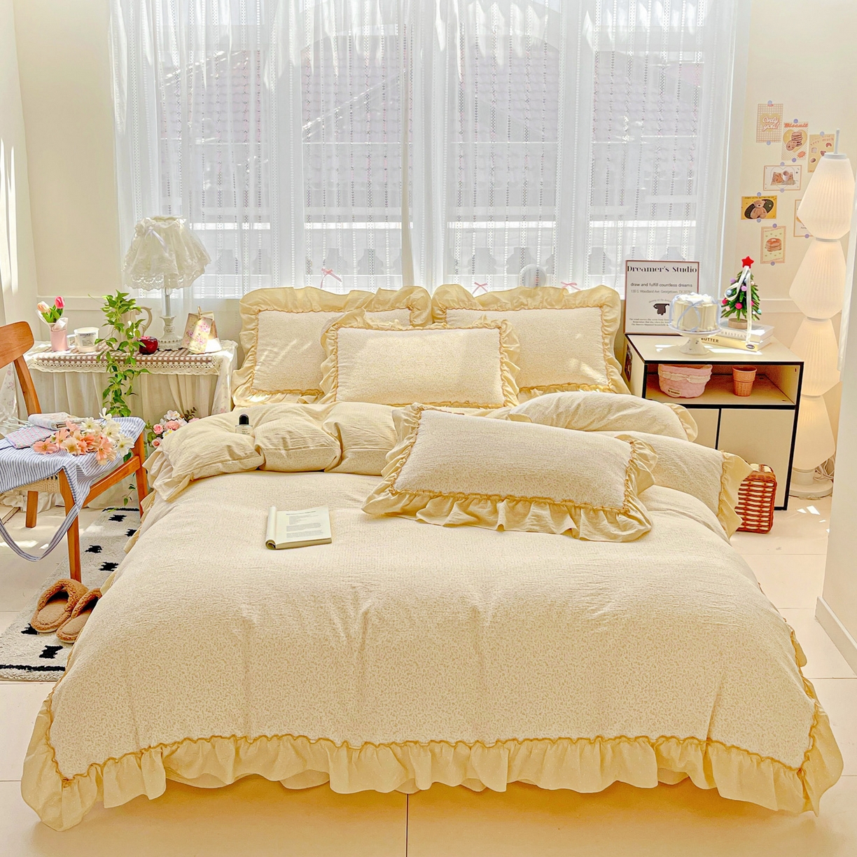 91家纺网 家纺一手货源 找家纺 2025秋冬加厚款云感亲肤棉邹邹纱床盖床裙四件套-仙美密拷花边 波点女王-奶油黄