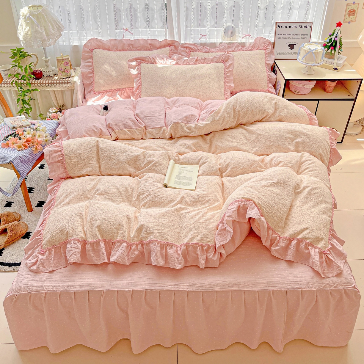 91家纺网 家纺一手货源 找家纺 2025秋冬加厚款云感亲肤棉邹邹纱床盖床裙四件套-仙美密拷花边 波点女王-蔷薇粉