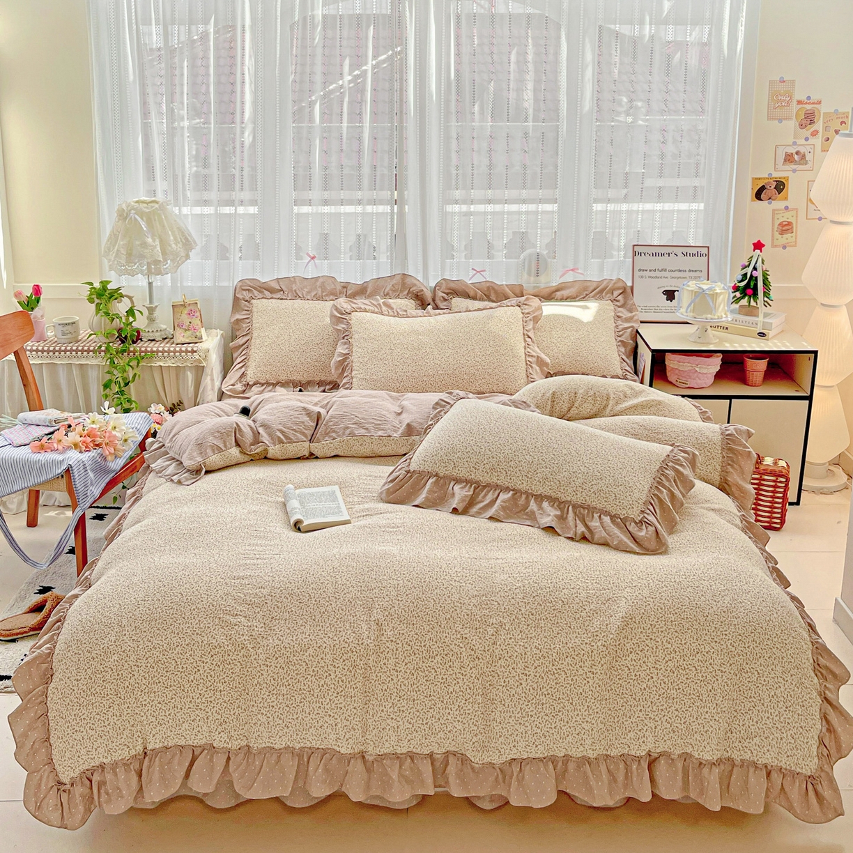 91家纺网 家纺一手货源 找家纺 2025秋冬加厚款云感亲肤棉邹邹纱床盖床裙四件套-仙美密拷花边 波点女王-巧克力棕