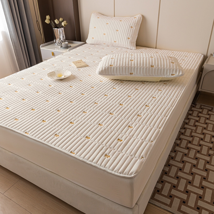 91家纺网 家纺一手货源 找家纺 （总）暖季家纺 2025新款A类亲肤面料夹棉绣花床笠-防水款