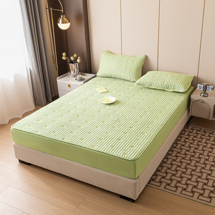 91家纺网 家纺一手货源 找家纺 暖季家纺 2025新款A类亲肤面料夹棉绣花床笠-防水款 小蝴蝶结-果绿-防水款