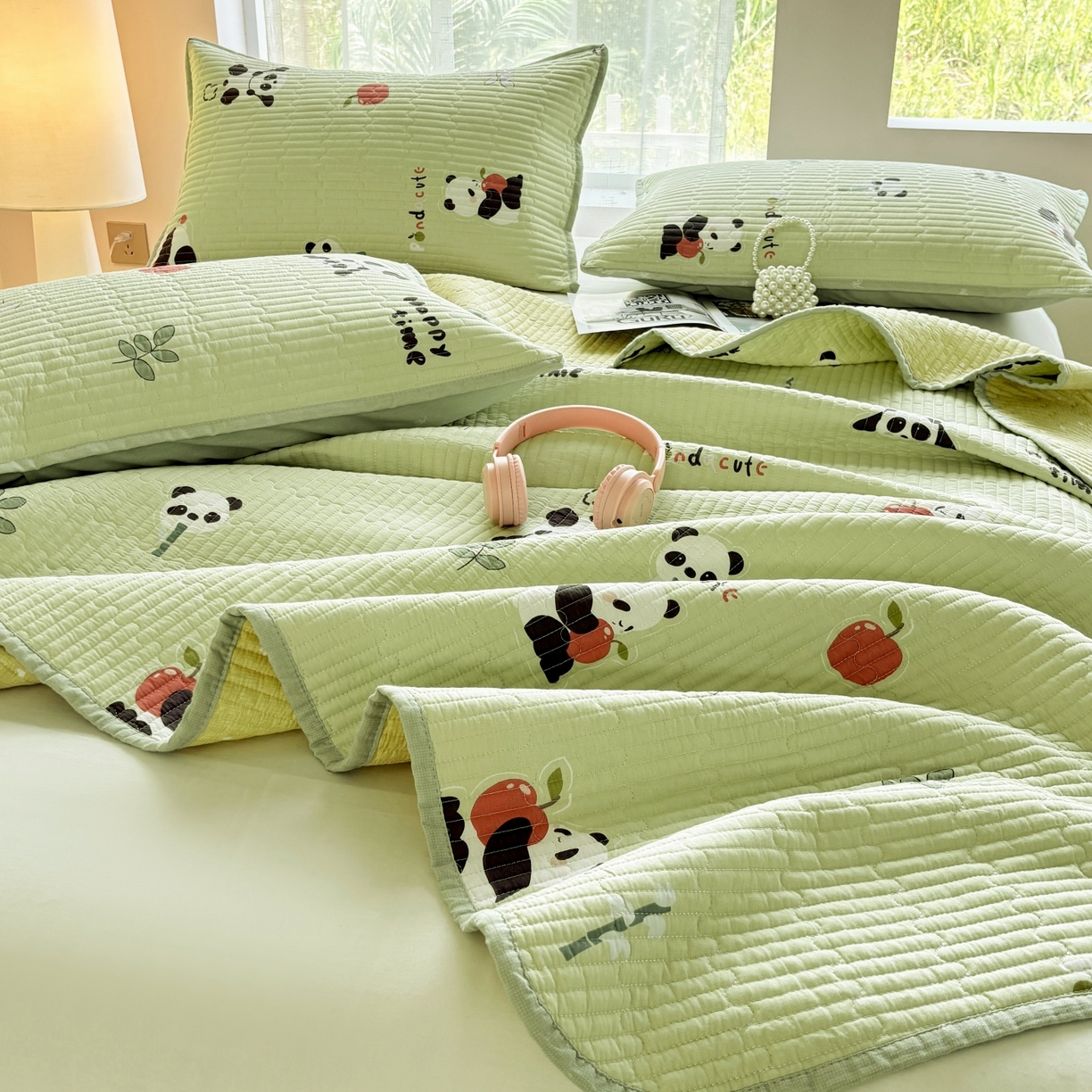 91家纺网 家纺一手货源 找家纺 金艾草 2025新款双面纯棉高温水洗床盖三件套 熊猫乐园