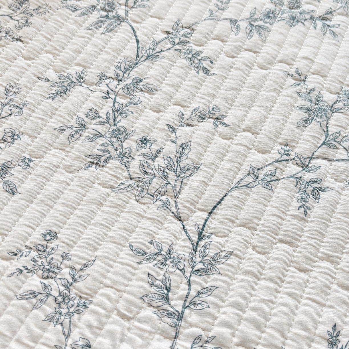 91家纺网 家纺一手货源 找家纺 金艾草 2025新款双面纯棉高温水洗床盖三件套 满婷