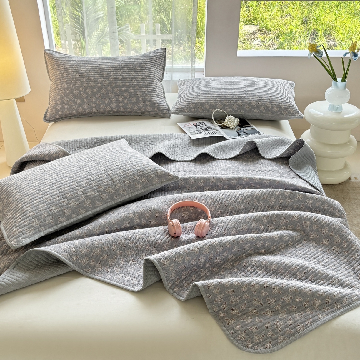 91家纺网 家纺一手货源 找家纺 金艾草 2025新款双面纯棉高温水洗床盖三件套 清风悠悠-灰