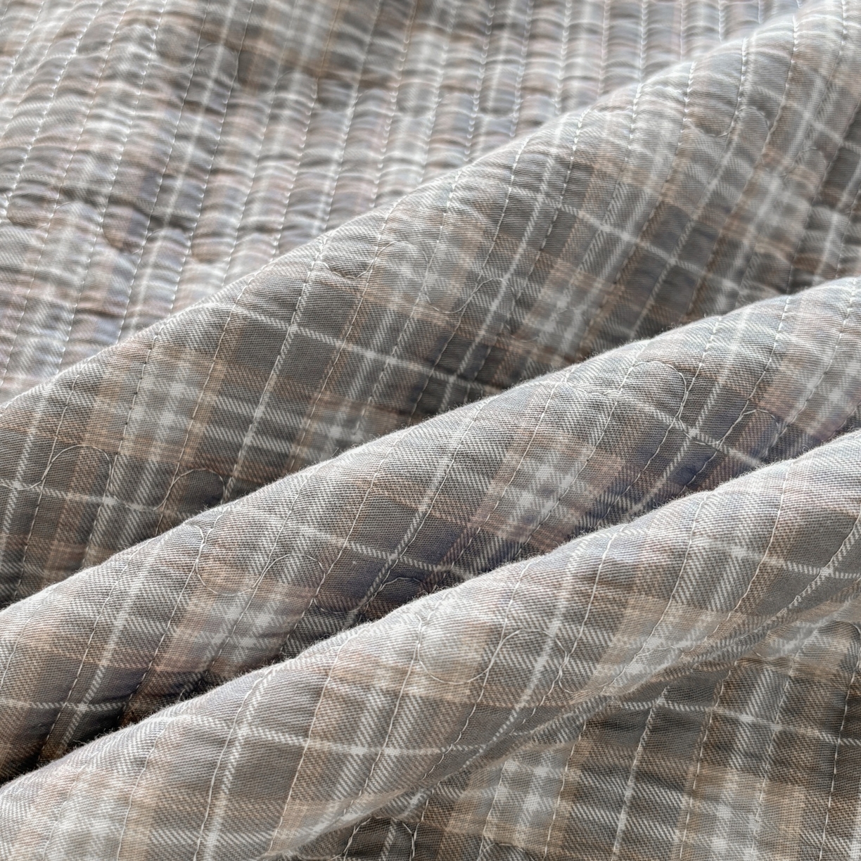 91家纺网 家纺一手货源 找家纺 金艾草 2025新款双面纯棉高温水洗床盖三件套 时光-灰