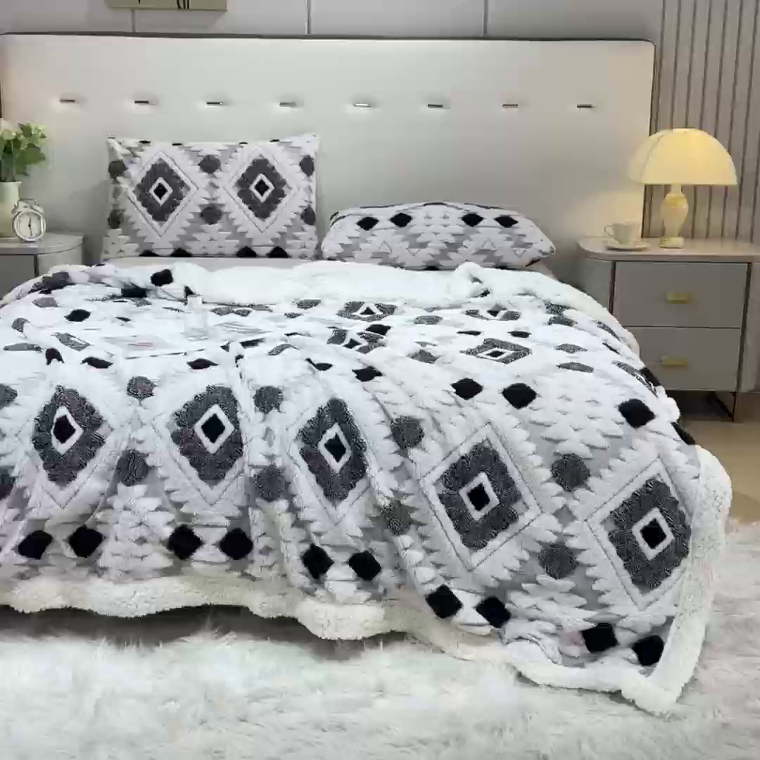 91家纺网 家纺一手货源 找家纺 枋梢家纺 2025新款阳离子羊羔绒毛毯盖毯毯子波西米亚系列 菱格-深咖色