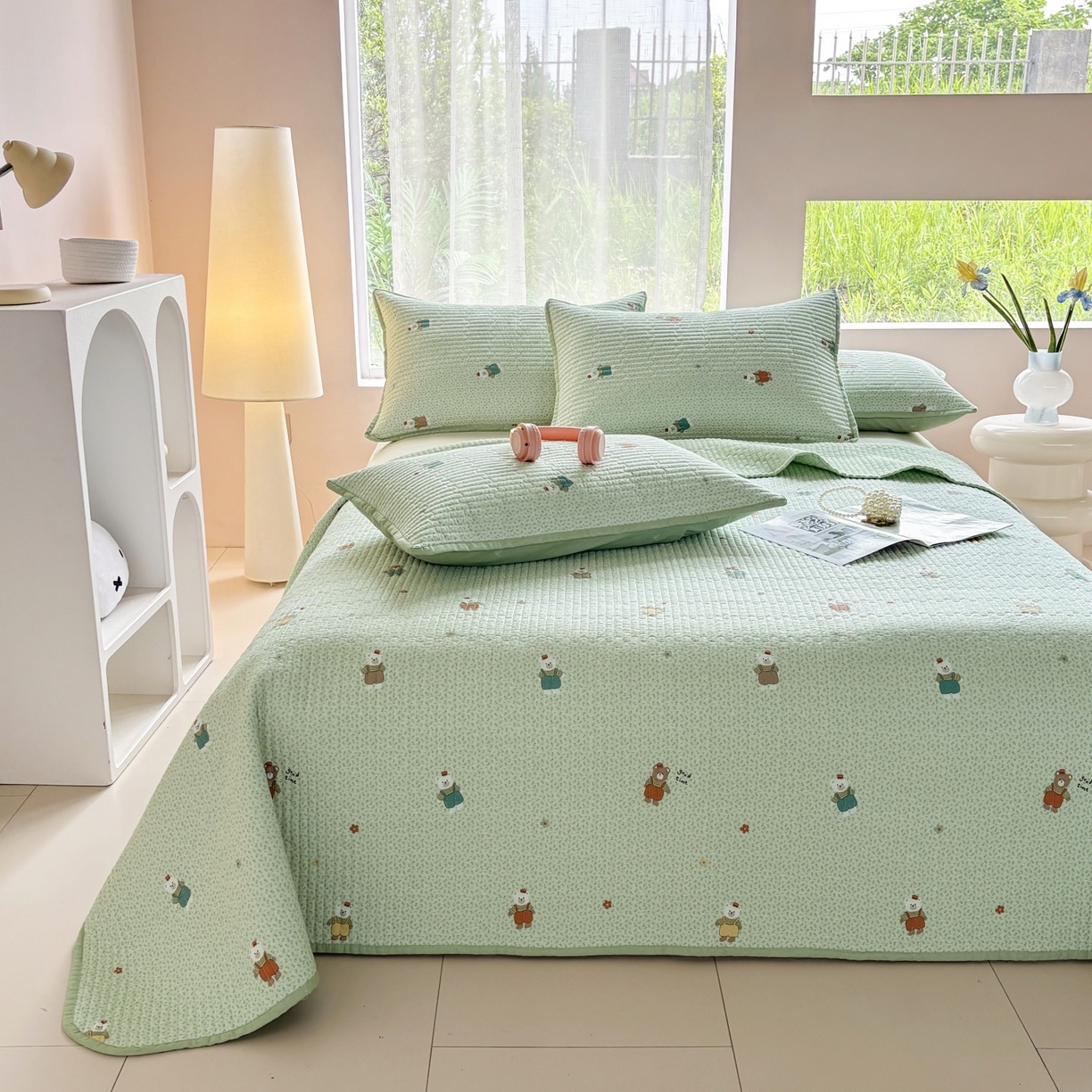91家纺网 家纺一手货源 找家纺 金艾草 2025新款双面纯棉高温水洗床盖三件套 玩偶小熊-绿