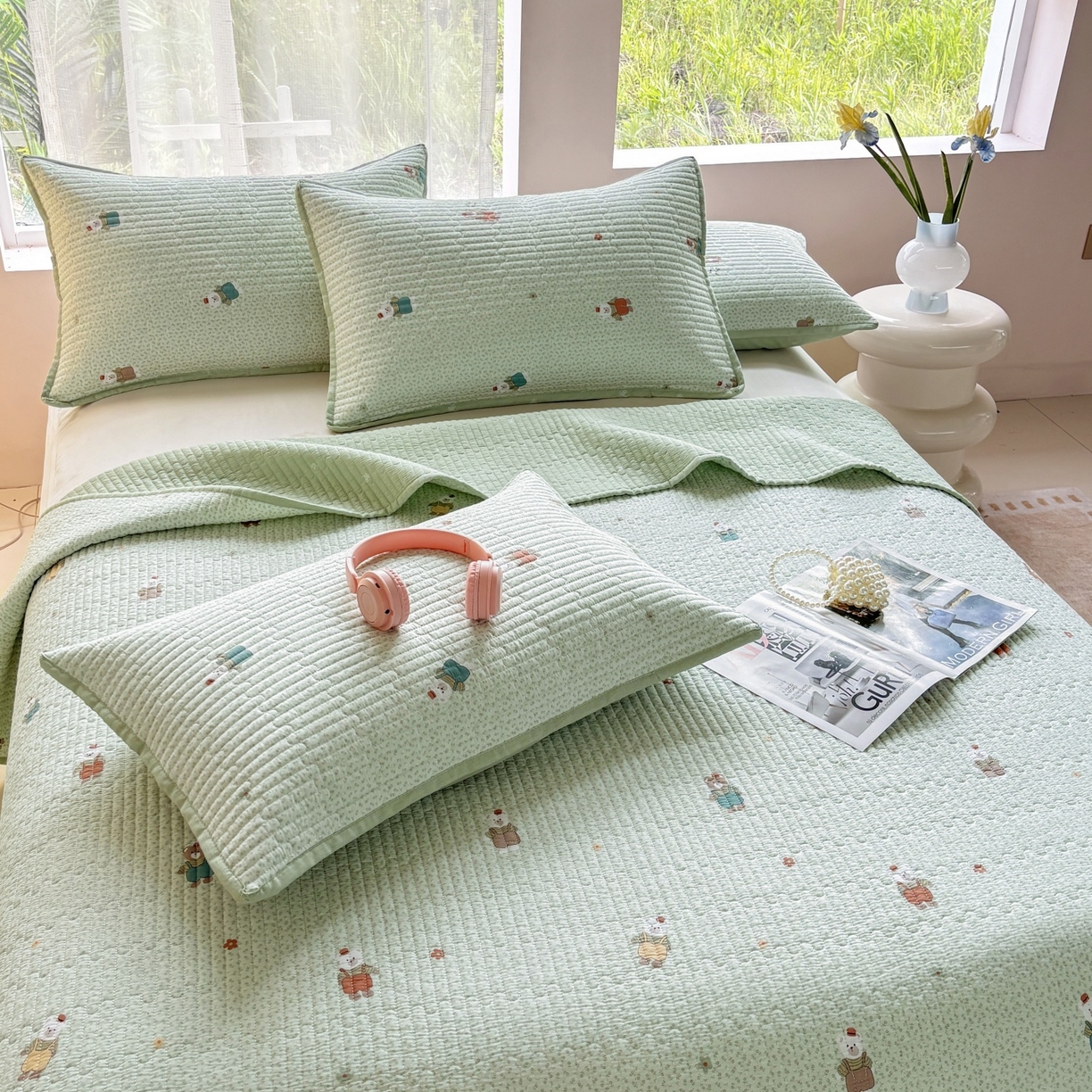 91家纺网 家纺一手货源 找家纺 金艾草 2025新款双面纯棉高温水洗床盖三件套 玩偶小熊-绿