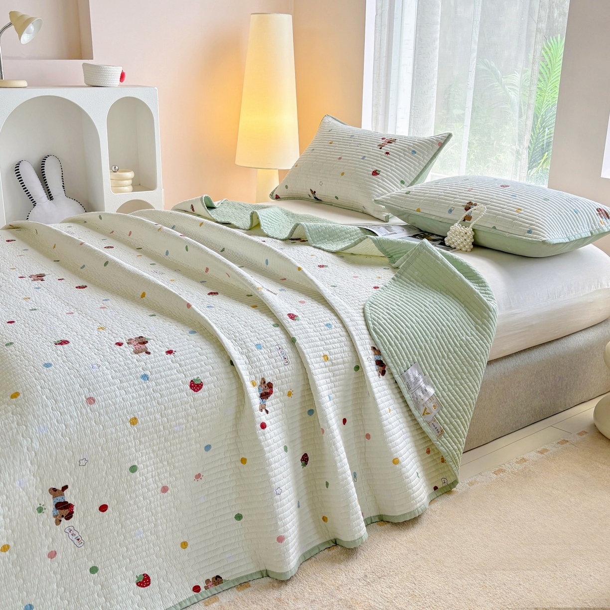 91家纺网 家纺一手货源 找家纺 金艾草 2025新款双面纯棉高温水洗床盖三件套 香肠狗