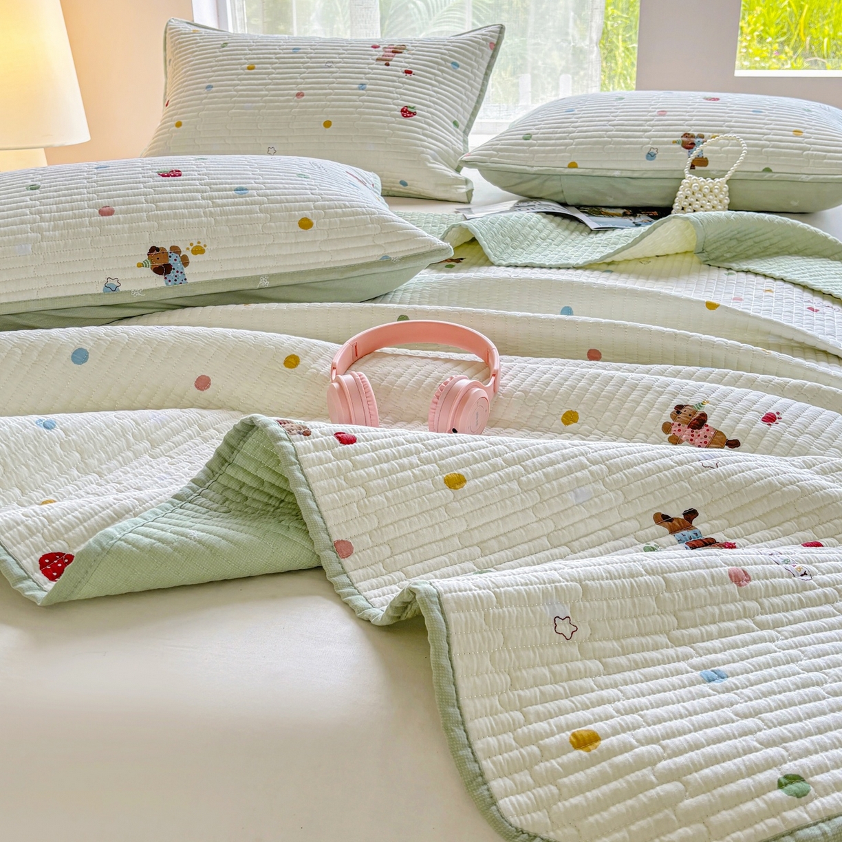 91家纺网 家纺一手货源 找家纺 金艾草 2025新款双面纯棉高温水洗床盖三件套 香肠狗