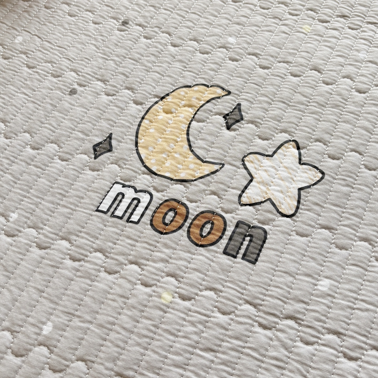 91家纺网 家纺一手货源 找家纺 金艾草 2025新款双面纯棉高温水洗床盖三件套 月亮之心