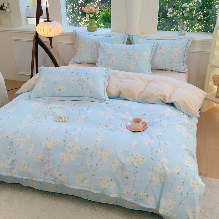 91家纺网 家纺一手货源 找家纺 铭博家纺 2025新款直播爆款100%全棉吊边一字绣工艺款13070印花全棉四件套  沐兰花开