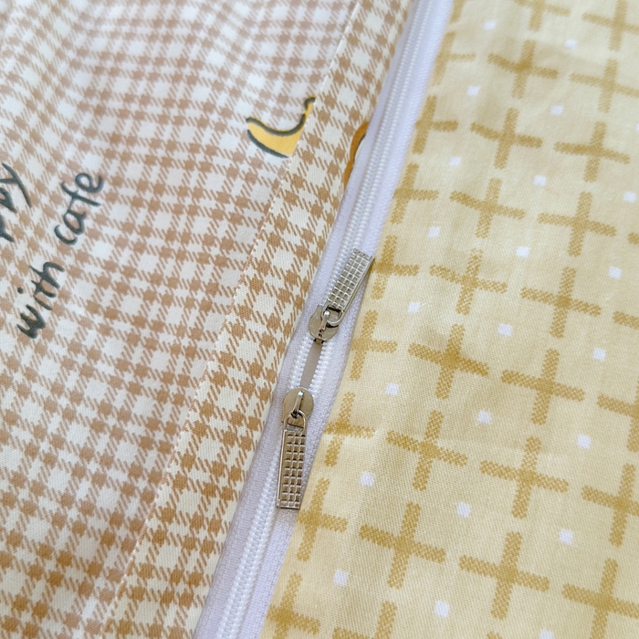 91家纺网 家纺一手货源 找家纺 铭博家纺 2025新款直播爆款100%全棉吊边一字绣工艺款13070印花全棉四件套  格间小梦