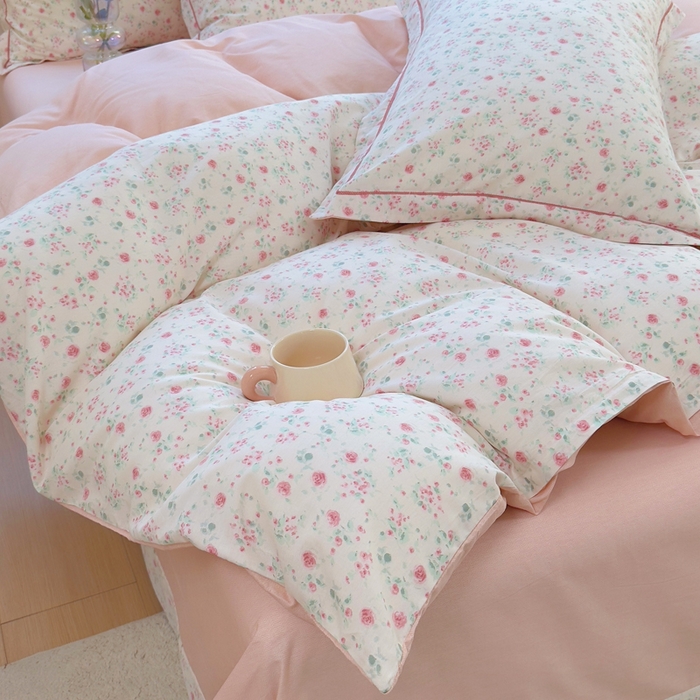 91家纺网 家纺一手货源 找家纺 铭博家纺 2025新款直播热款全棉吊边一字绣工艺款13070印花全棉单床单 绯恋