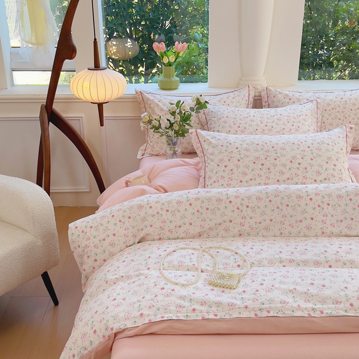 91家纺网 家纺一手货源 找家纺 铭博家纺 2025新款直播热款全棉吊边一字绣工艺款13070印花全棉单床单 绯恋