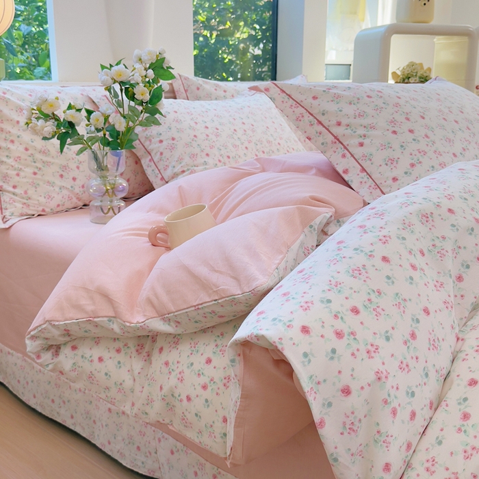 91家纺网 家纺一手货源 找家纺 铭博家纺 2025新款直播热款全棉吊边一字绣工艺款13070印花全棉单床单 绯恋