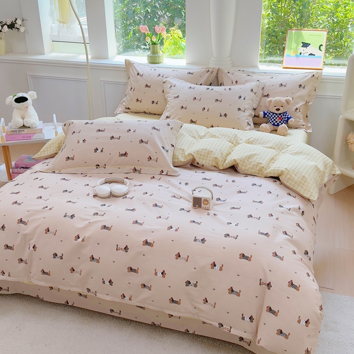 91家纺网 家纺一手货源 找家纺 铭博家纺 2025新款直播热款全棉吊边一字绣工艺款13070印花全棉单床单 无忧腊肠