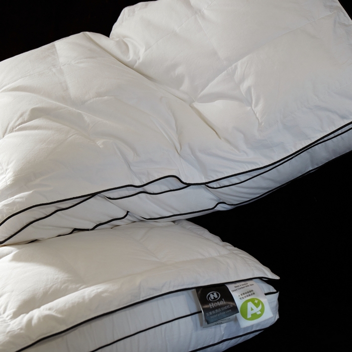 91家纺网 家纺一手货源 找家纺 御眠纺 2025新款七星级酒店护颈椎羽绒枕分区养生羽绒枕 伯爵养生羽绒枕48*74