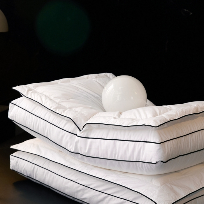 91家纺网 家纺一手货源 找家纺 御眠纺 2025新款七星级酒店护颈椎羽绒枕分区养生羽绒枕 伯爵养生羽绒枕48*74
