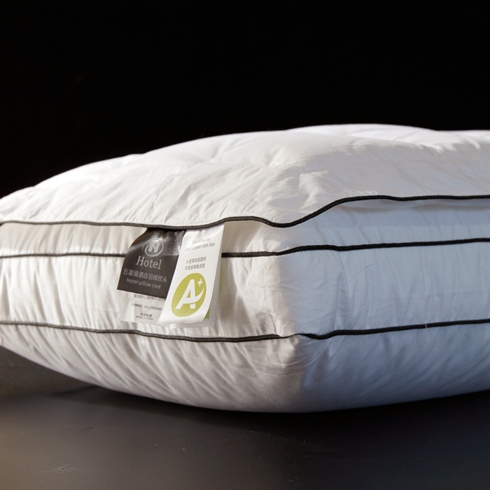 91家纺网 家纺一手货源 找家纺 御眠纺 2025新款七星级酒店护颈椎羽绒枕分区养生羽绒枕 伯爵养生羽绒枕48*74
