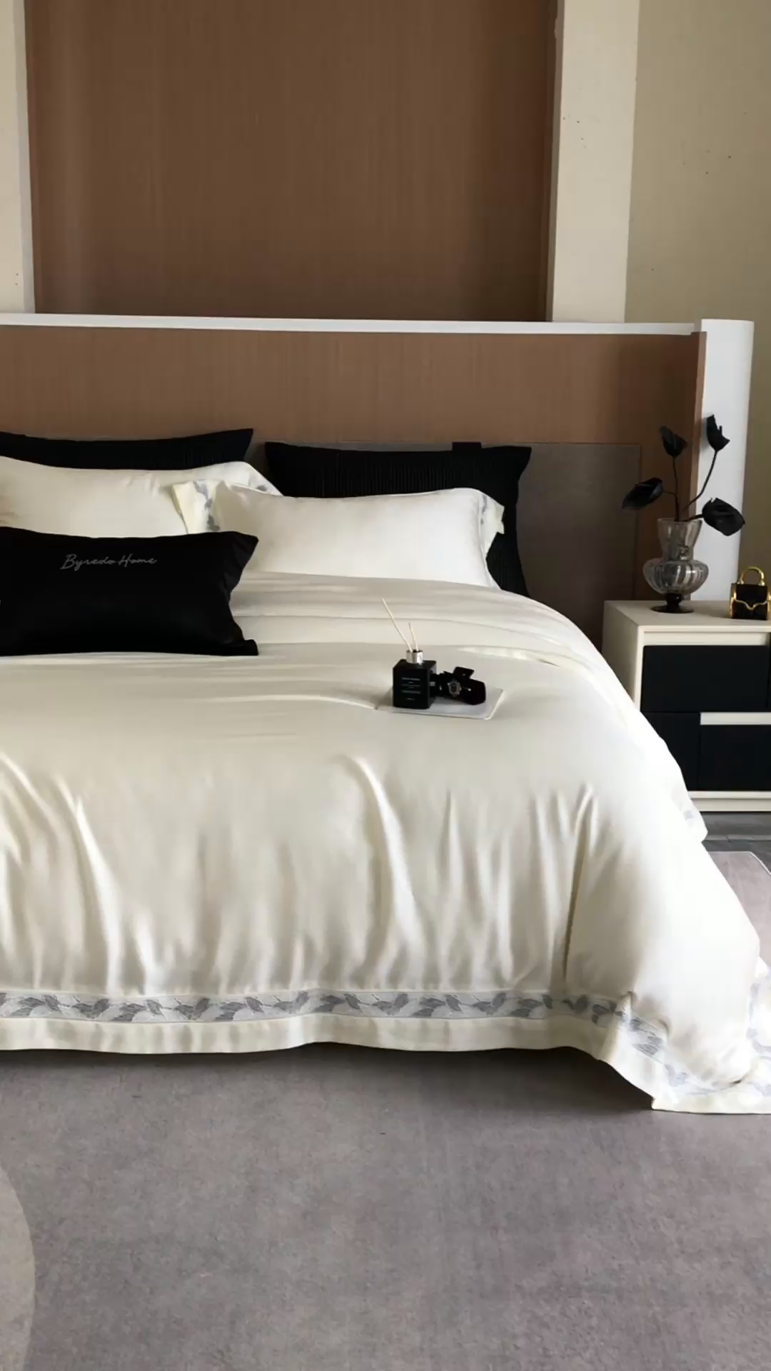 91家纺网 家纺一手货源 找家纺 馨蕊家居 2025春夏新品LF兰精天丝四件套-森蔓 天丝森蔓-月光白