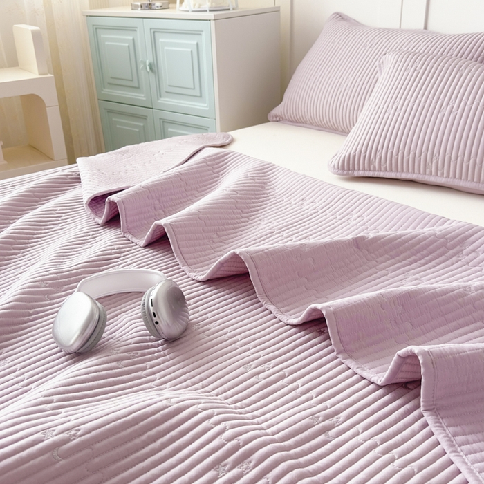 91家纺网 家纺一手货源 找家纺 （总）橘夏家纺 2025新款夏季凉感莱赛尔天丝轻奢风星月款多功能床盖三件套软凉席盖毯