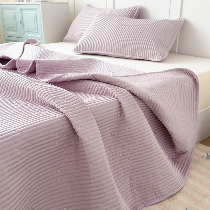 91家纺网 家纺一手货源 找家纺 （总）橘夏家纺 2025新款夏季凉感莱赛尔天丝轻奢风星月款多功能床盖三件套软凉席盖毯