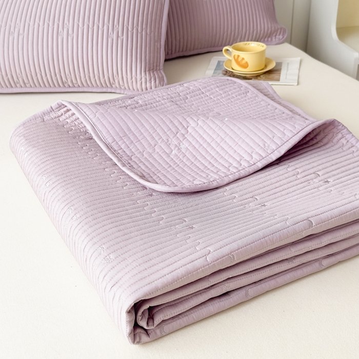 91家纺网 家纺一手货源 找家纺 （总）橘夏家纺 2025新款夏季凉感莱赛尔天丝轻奢风星月款多功能床盖三件套软凉席盖毯