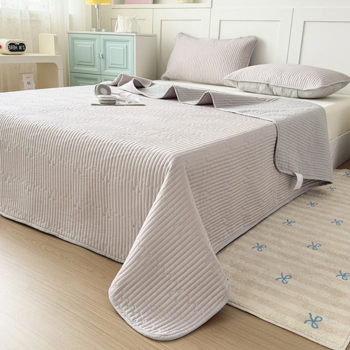 91家纺网 家纺一手货源 找家纺 橘夏家纺 2025新款夏季凉感莱赛尔天丝轻奢风星月款多功能床盖三件套软凉席盖毯 星耀灰