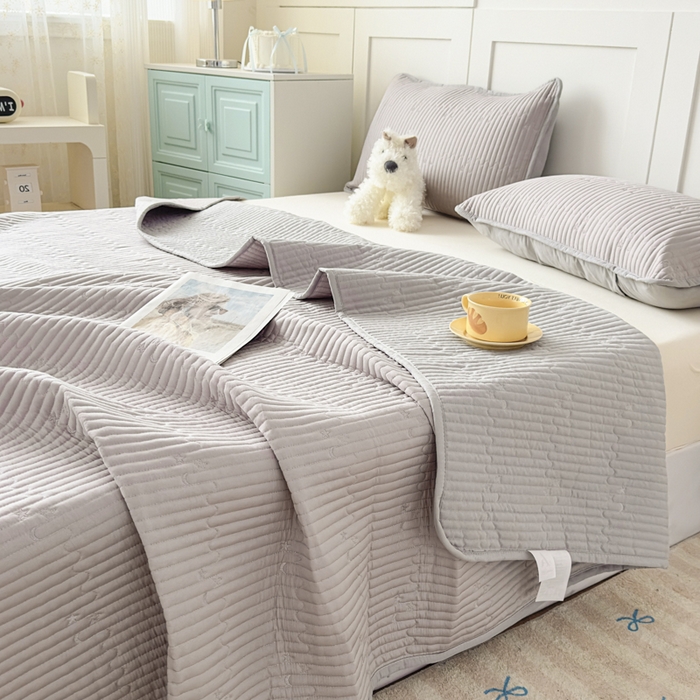 91家纺网 家纺一手货源 找家纺 橘夏家纺 2025新款夏季凉感莱赛尔天丝轻奢风星月款多功能床盖三件套软凉席盖毯 星耀灰