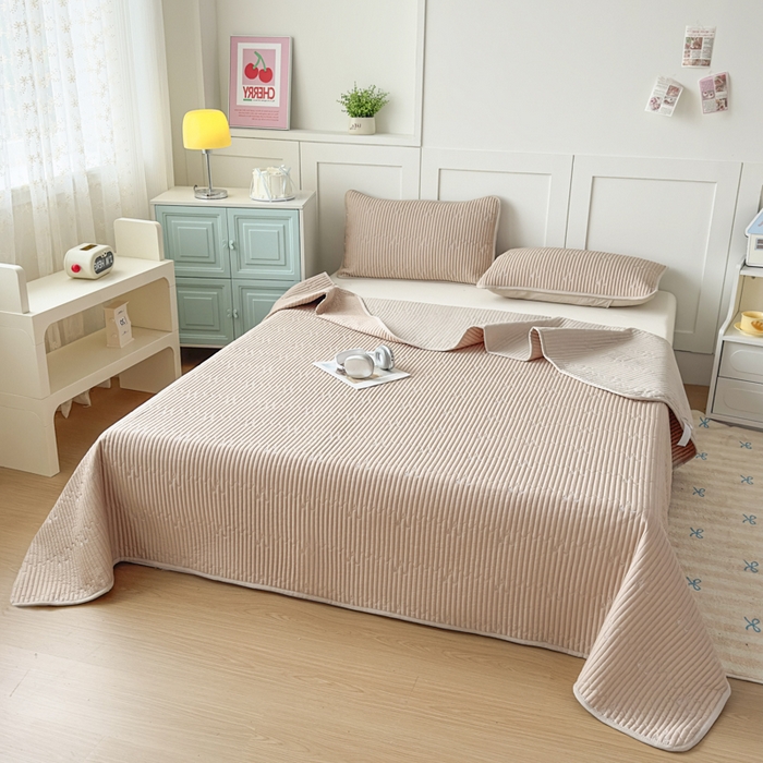 91家纺网 家纺一手货源 找家纺 橘夏家纺 2025新款夏季凉感莱赛尔天丝轻奢风星月款多功能床盖三件套软凉席盖毯 香槟色