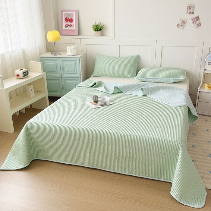 91家纺网 家纺一手货源 找家纺 橘夏家纺 2025新款夏季凉感莱赛尔天丝轻奢风星月款多功能床盖三件套软凉席盖毯 薄荷绿