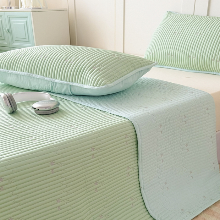 91家纺网 家纺一手货源 找家纺 橘夏家纺 2025新款夏季凉感莱赛尔天丝轻奢风星月款多功能床盖三件套软凉席盖毯 薄荷绿