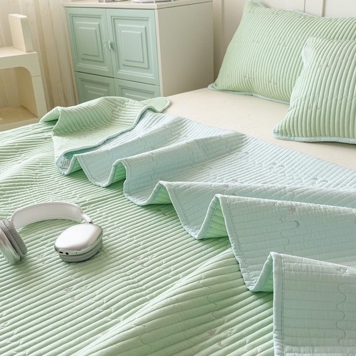 91家纺网 家纺一手货源 找家纺 橘夏家纺 2025新款夏季凉感莱赛尔天丝轻奢风星月款多功能床盖三件套软凉席盖毯 薄荷绿