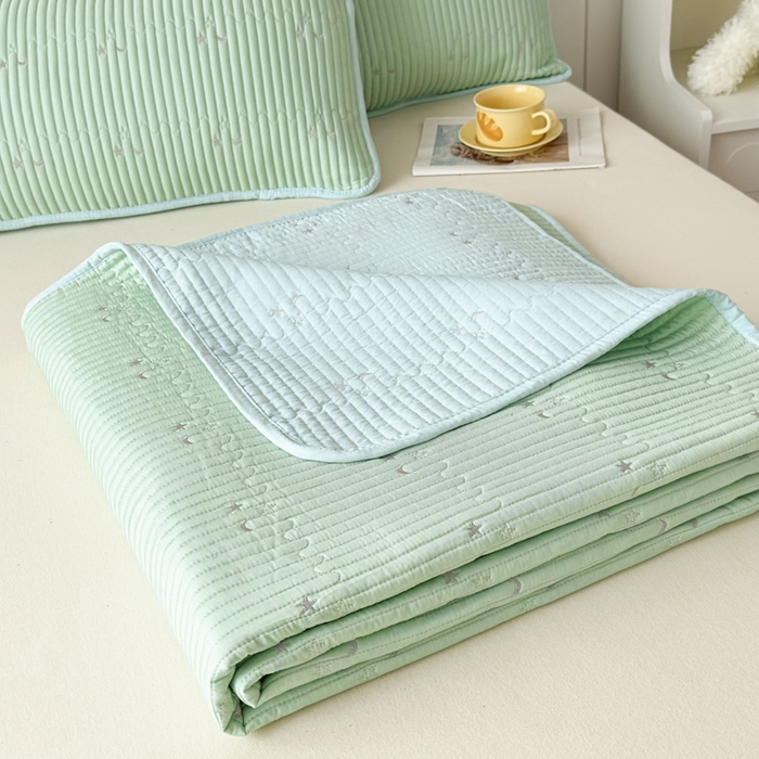 91家纺网 家纺一手货源 找家纺 橘夏家纺 2025新款夏季凉感莱赛尔天丝轻奢风星月款多功能床盖三件套软凉席盖毯 薄荷绿