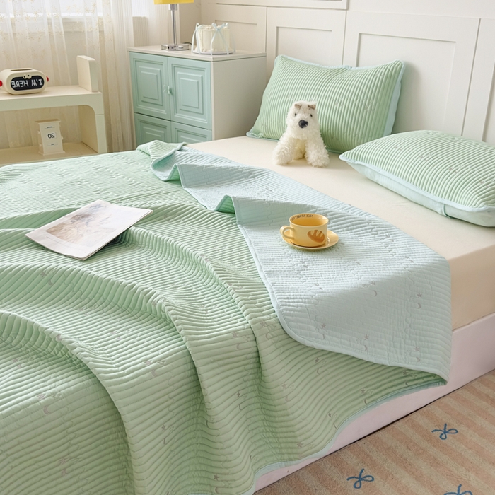 91家纺网 家纺一手货源 找家纺 橘夏家纺 2025新款夏季凉感莱赛尔天丝轻奢风星月款多功能床盖三件套软凉席盖毯 薄荷绿