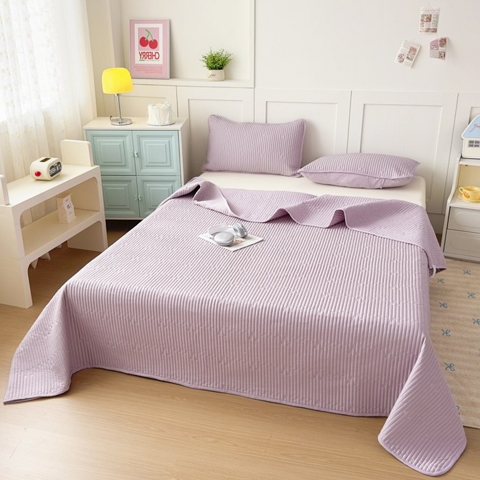 91家纺网 家纺一手货源 找家纺 橘夏家纺 2025新款夏季凉感莱赛尔天丝轻奢风星月款多功能床盖三件套软凉席盖毯 雪青紫