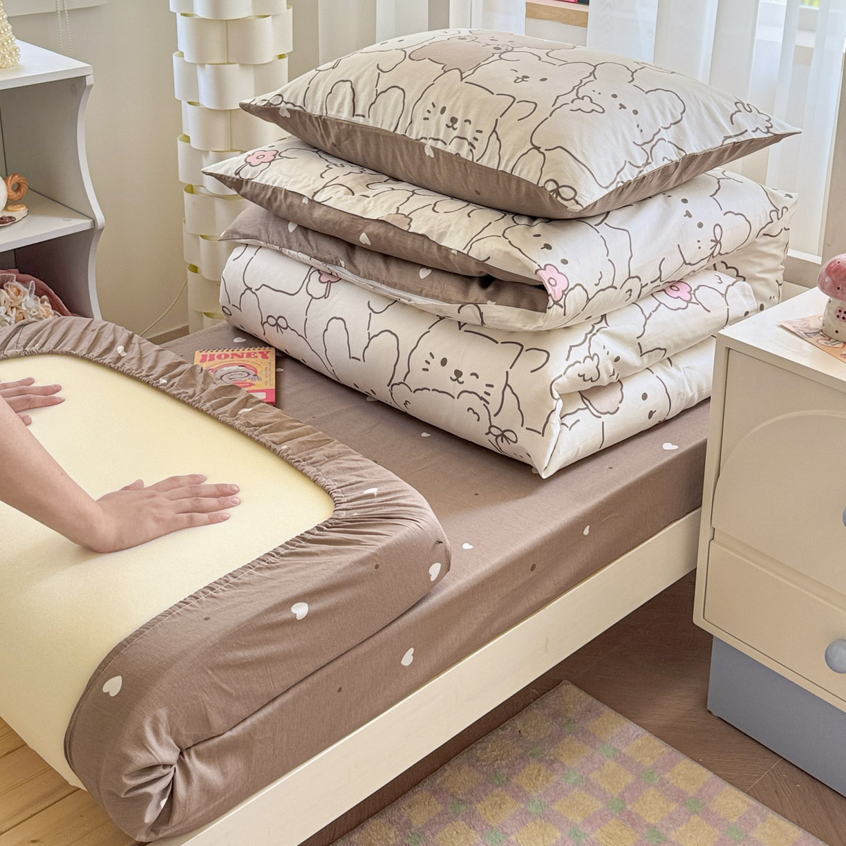 91家纺网 家纺一手货源 找家纺 慕尚家纺 2025新款13070全棉学生季全棉学生床三件套 甜茶萌兔