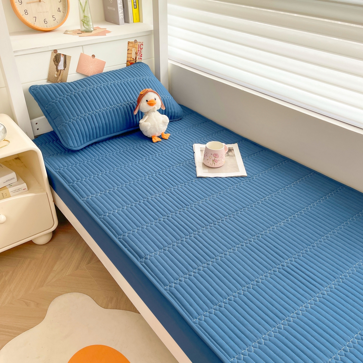 91家纺网 家纺一手货源 找家纺 雯豆2025新品学生床上下铺夹棉床笠宿舍床垫保护套 简爱-黛蓝