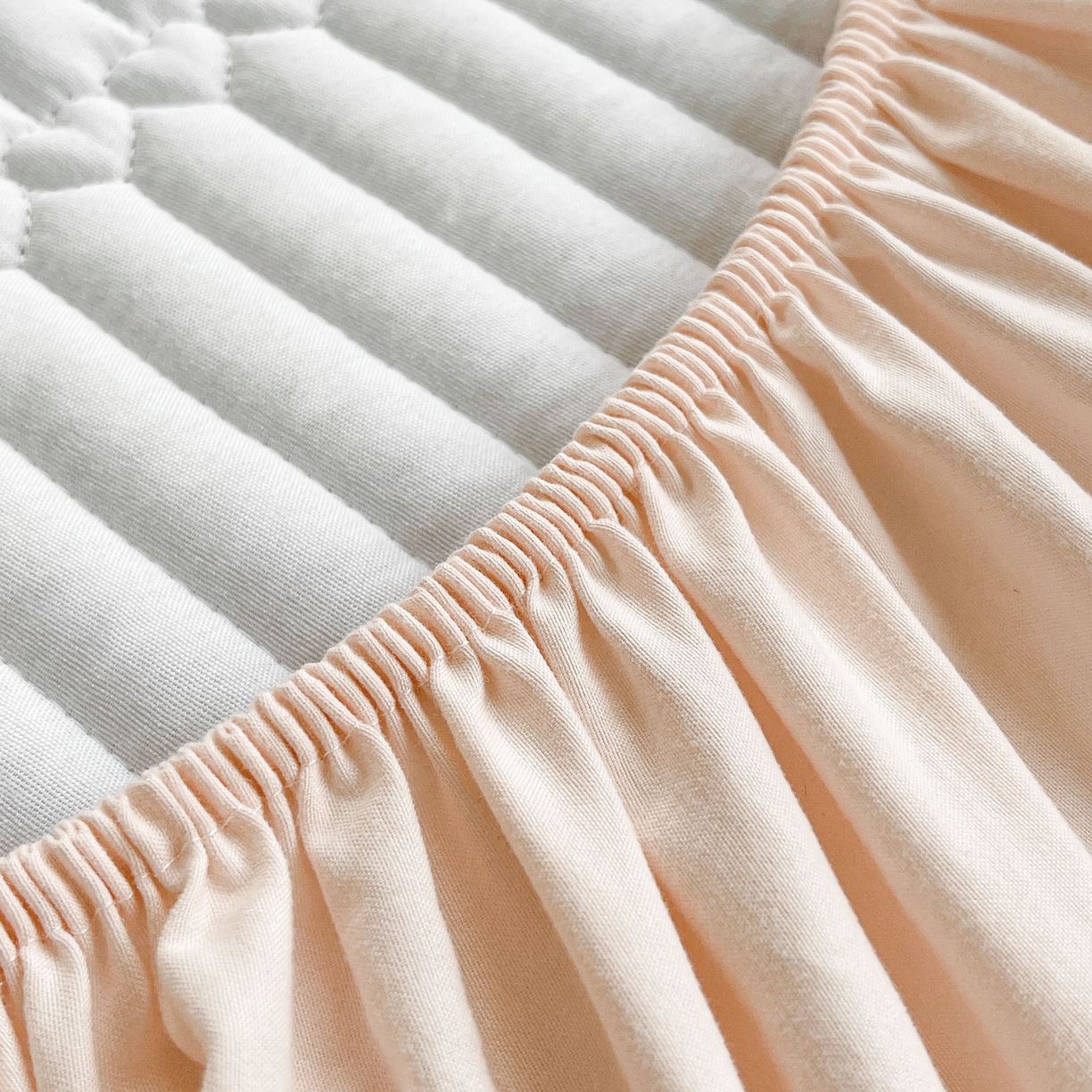 91家纺网 家纺一手货源 找家纺 雯豆2025新品学生床上下铺夹棉床笠宿舍床垫保护套 简爱-密合粉