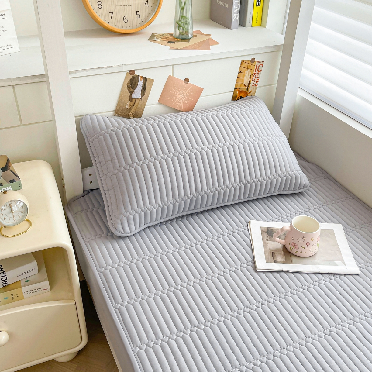 91家纺网 家纺一手货源 找家纺 雯豆家纺 2025新款四季款学生宿舍夹棉床笠上下铺床垫保护套 简爱-暮云灰