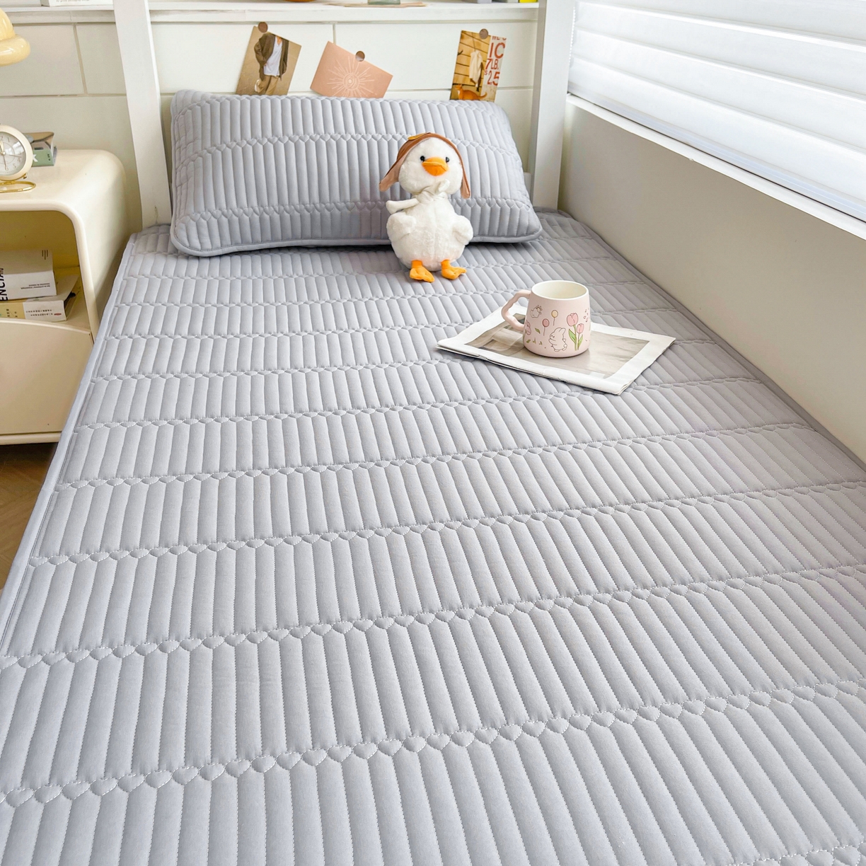 91家纺网 家纺一手货源 找家纺 雯豆家纺 2025新款四季款学生宿舍夹棉床笠上下铺床垫保护套 简爱-暮云灰