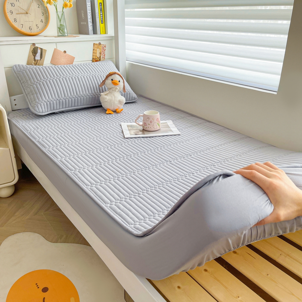 91家纺网 家纺一手货源 找家纺 雯豆家纺 2025新款四季款学生宿舍夹棉床笠上下铺床垫保护套 简爱-暮云灰