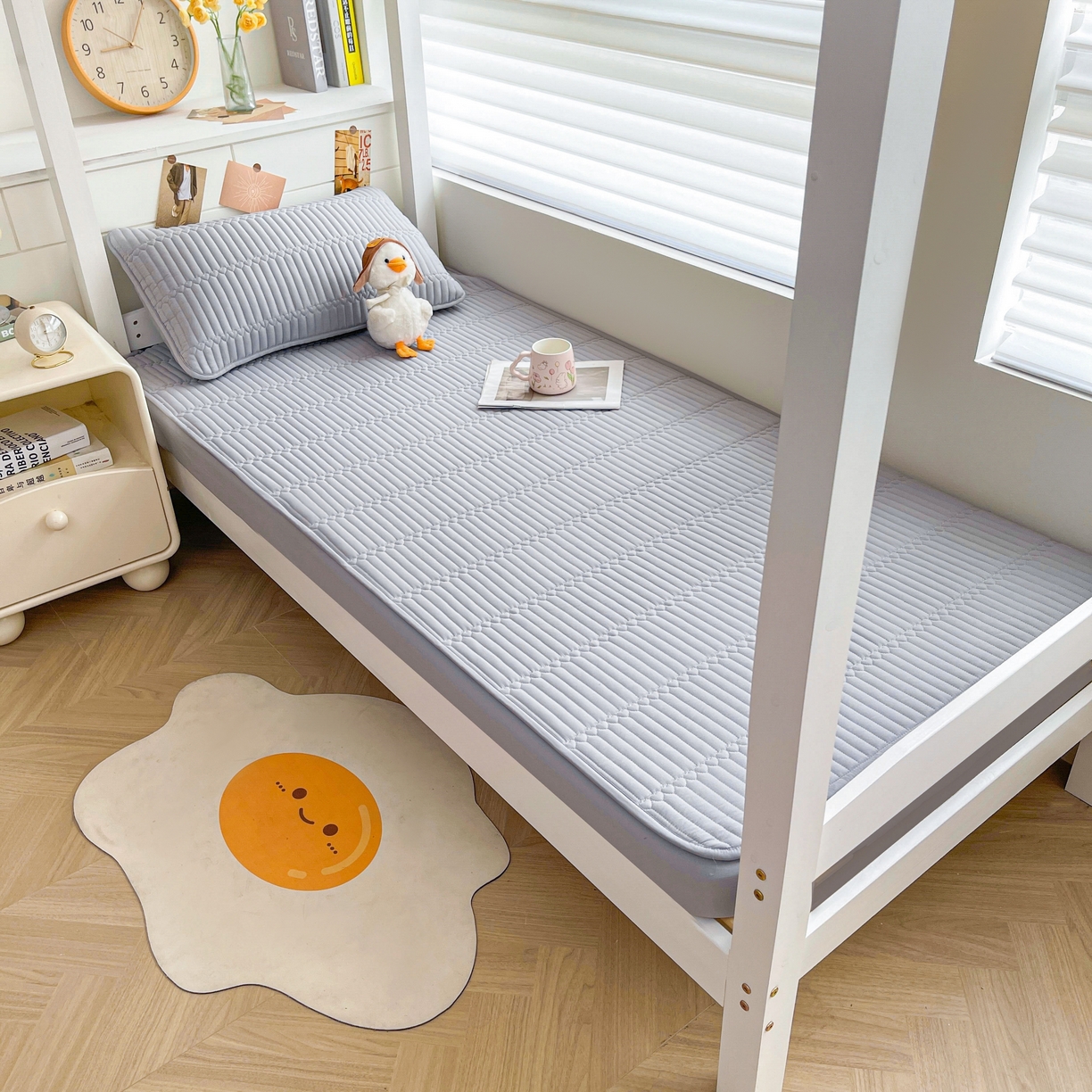 91家纺网 家纺一手货源 找家纺 雯豆家纺 2025新款四季款学生宿舍夹棉床笠上下铺床垫保护套 简爱-暮云灰