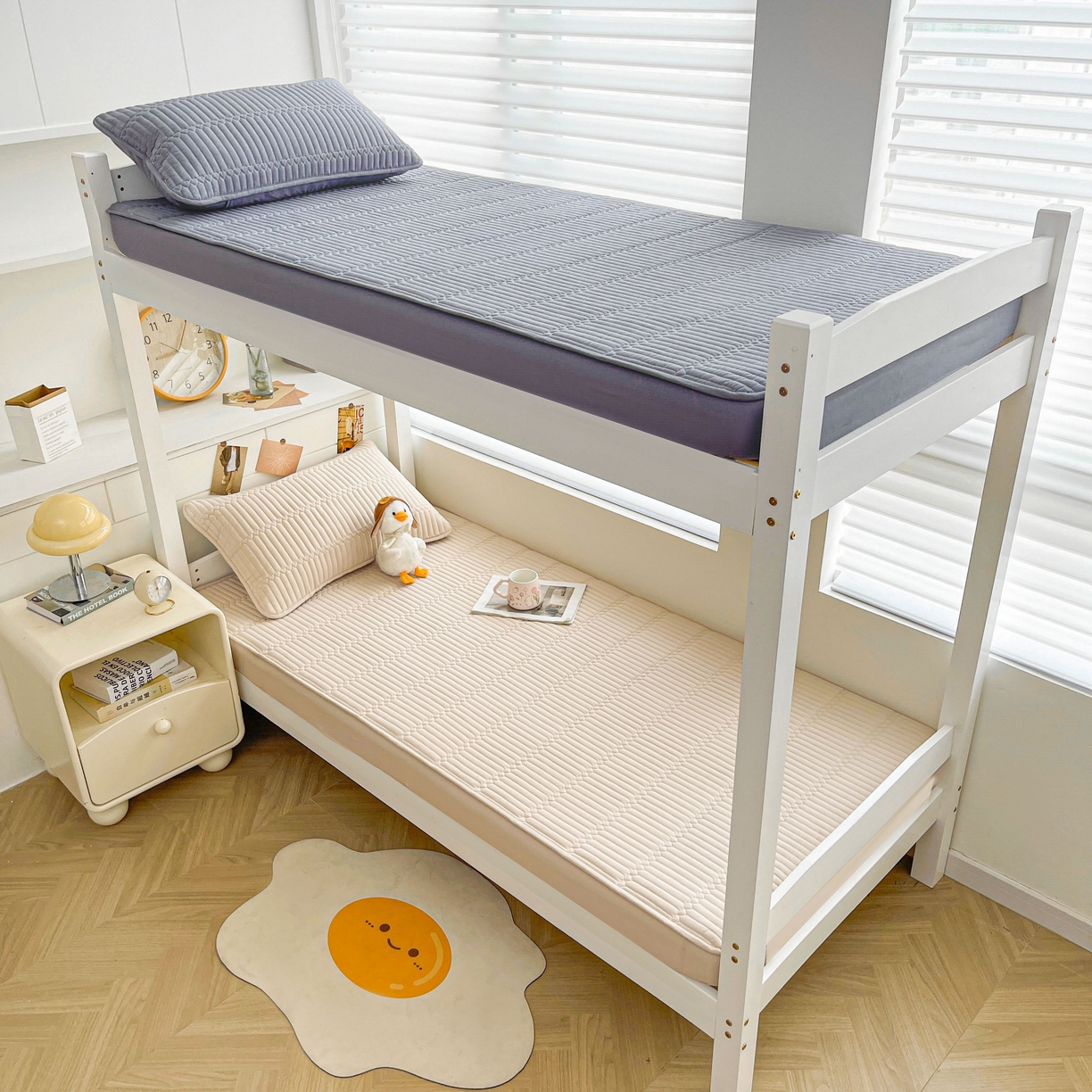 91家纺网 家纺一手货源 找家纺 雯豆2025新品学生床上下铺夹棉床笠宿舍床垫保护套 简爱-奶咖