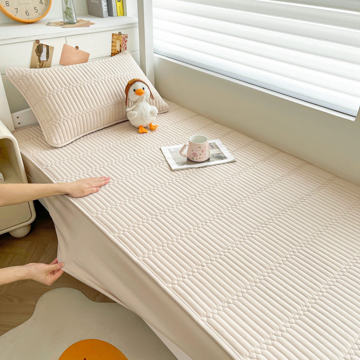 91家纺网 家纺一手货源 找家纺 雯豆2025新品学生床上下铺夹棉床笠宿舍床垫保护套 简爱-奶咖