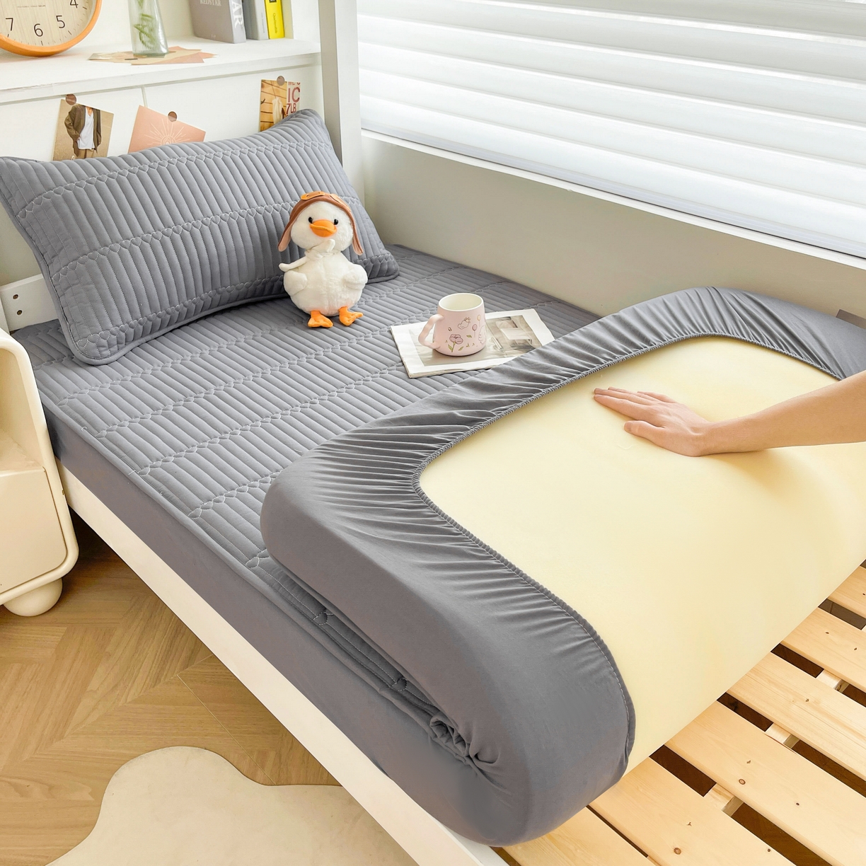 雯豆2025新品学生床上下铺夹棉床笠宿舍床垫保护套 简爱-深空灰